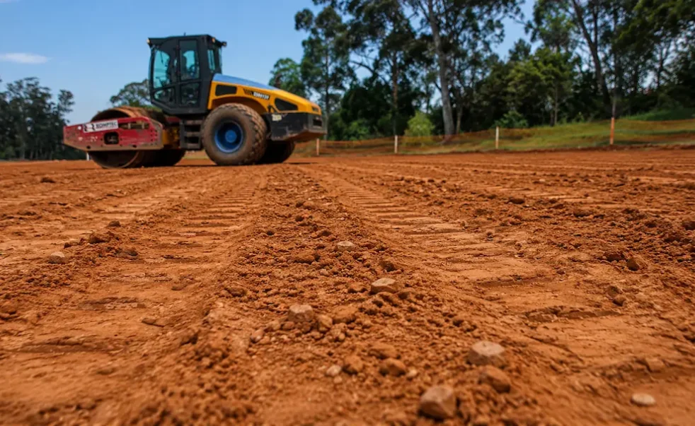 terraplenagem para terrenos difíceis