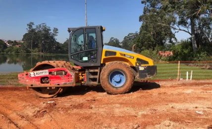 Aluguel de rolo compactador na região de sp pela ROMPTEC