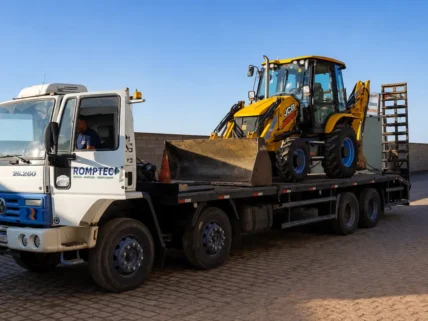 Como funciona o transporte de máquinas pesadas para obras