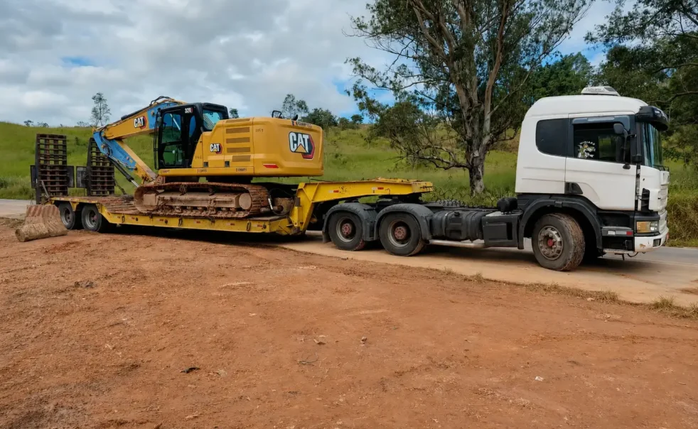 Como a logística de máquinas impacta o cronograma da obra