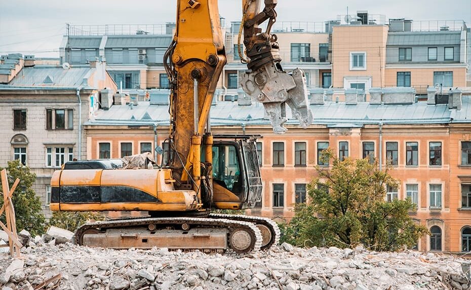 DEMOLICAO MECANIZADA SEGURANCA E EFICIENCIA NA SUA OBRA