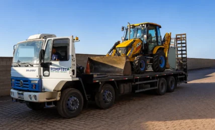 Como funciona o transporte de máquinas pesadas para obras