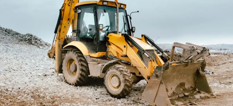 LOCAÇÃO DE RETROESCAVADEIRAS {{brizy_dc_image_alt entityId=