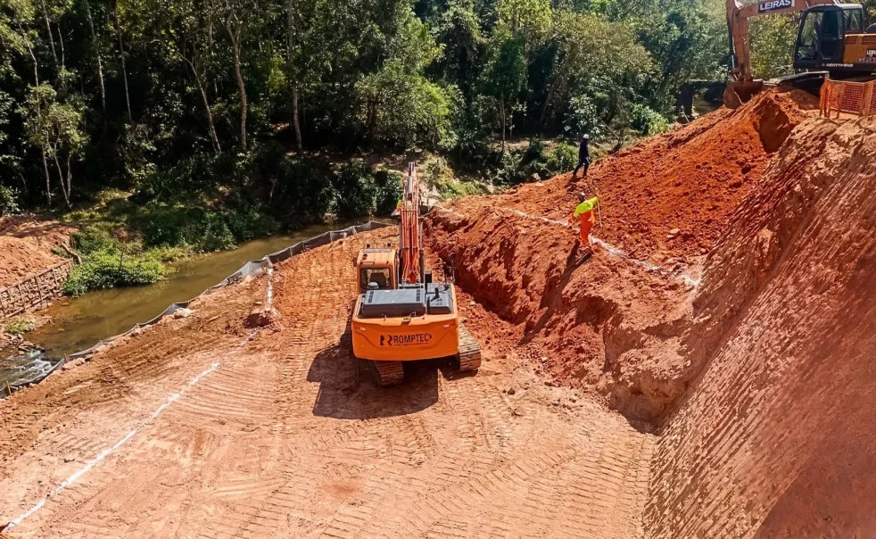 O que é terraplenagem na prática: etapas da preparação do terreno O que é terraplenagem na prática: etapas da preparação do terreno