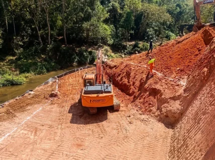 O que é terraplenagem na prática: etapas da preparação do terreno O que é terraplenagem na prática: etapas da preparação do terreno