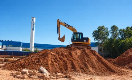 Terraplenagem em terrenos inclinados