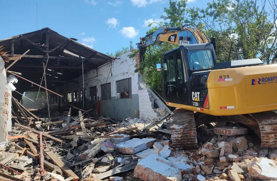 Demolição mecânica vs demolição manual: qual escolher? 4 demolicao mecanica em sp