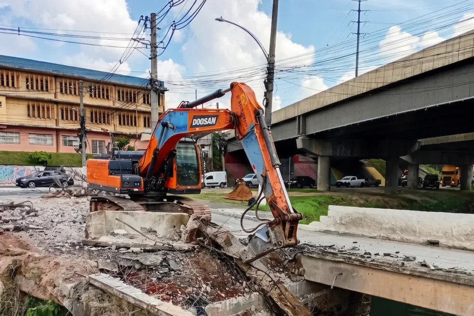 Aluguel de Escavadeira Hidráulica Preço 6 Demolidora em Sp