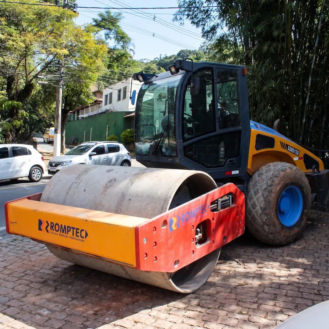 locacao de rolo compactador romptec sp